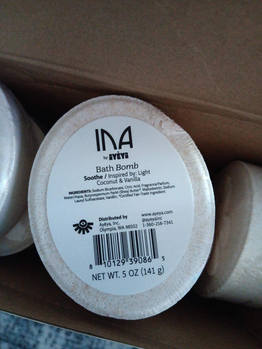 Ayeya Coconut & Vanilla Bath Bomb - Case 10pk 5oz Bars.